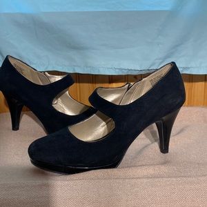 Size 9 Bandolino heels